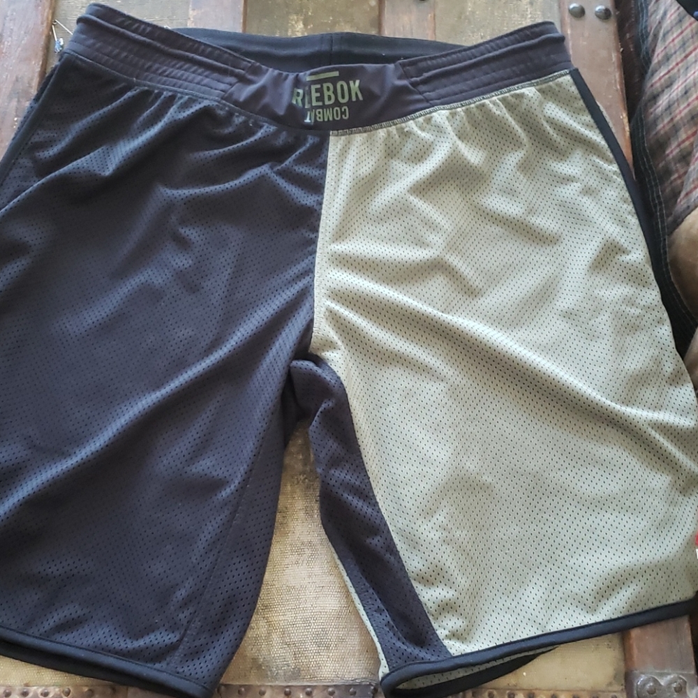 Reebok boxing shorts sz L
